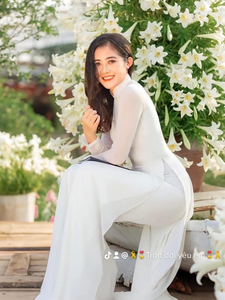 Tuyển Chọn Những Ảnh Gái Xinh Hở Hang Nét Trong Sáng Và Đáng Yêu Của Tuổi Thơ Qua Ống Kính